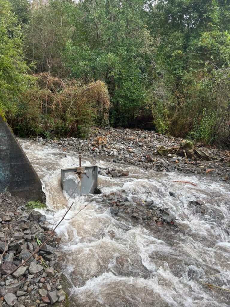 Avalancha deja sin agua potable a vecinos de Liquiñe y APR solicita apoyo urgente de las autoridades