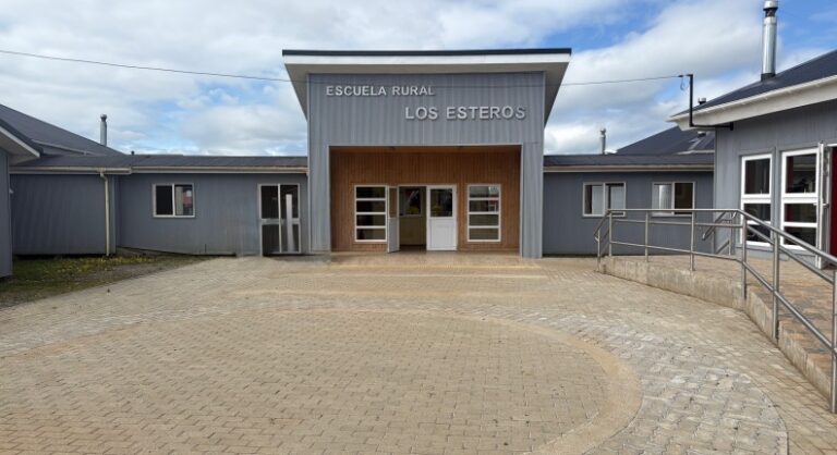 Municipalidad de La Unión mantiene suspensión de clases en Escuela Rural Los Esteros mientras gestiona solución sanitaria