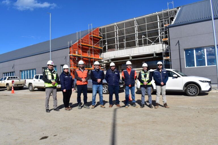 MOP informa importante avance en nuevos hospitales de Los Lagos y Río Bueno y obras preliminares en La Unión