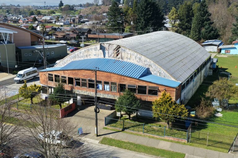 Consejo Municipal aprueba adjudicación para diseño de reposición del Gimnasio Municipal de Los Lagos