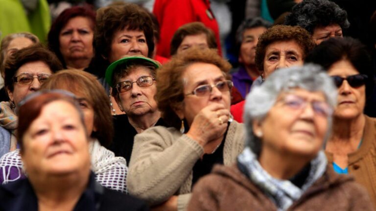 Fondo del Adulto Mayor destina $47 millones a 55 proyectos comunitarios