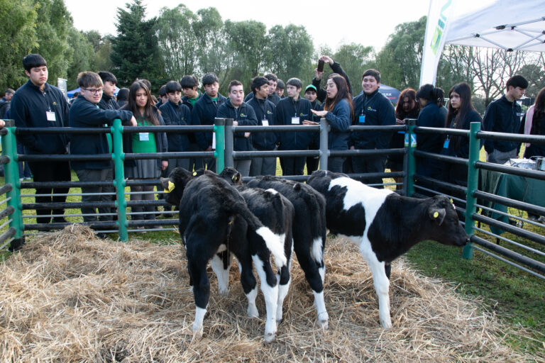 Seminario Vocacional presentó a estudiantes las nuevas oportunidades del sector agropecuario
