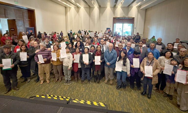 CONADI entrega subsidios de riego a 128 familias indígenas
