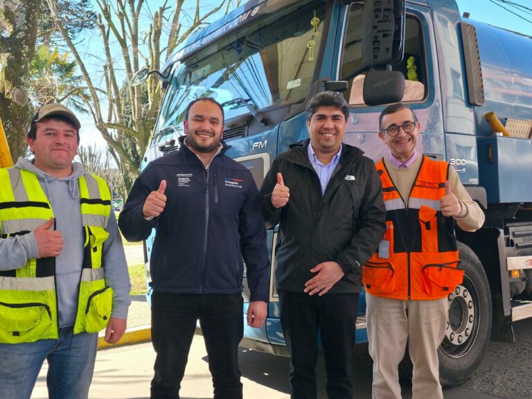 Activan unidades limpiafosas para 126 familias afectadas por desborde del río Llollelhue