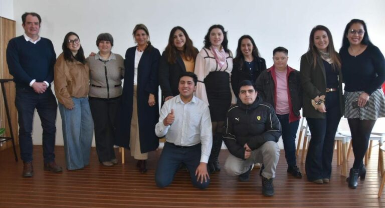 Primer conversatorio sobre inclusión y neurodivergencia reúne a organizaciones y familias