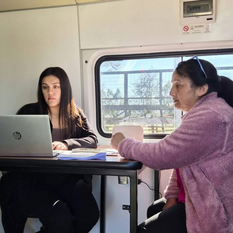Bienes Nacionales acerca sus servicios a 350 familias