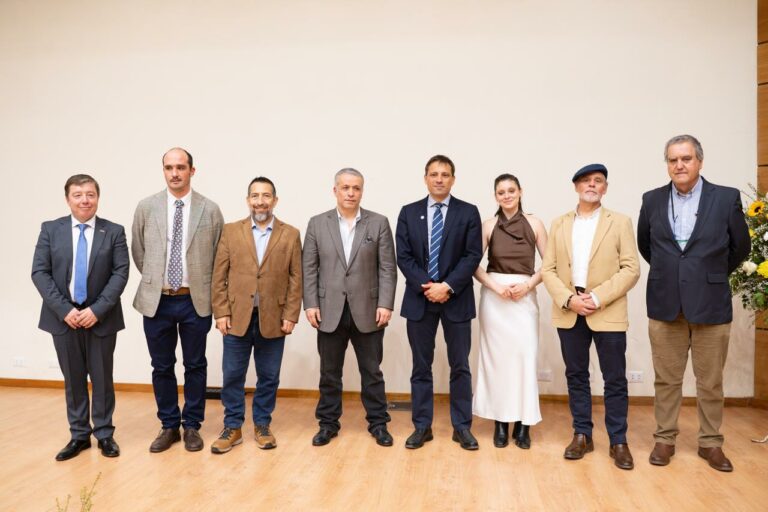 Expertos analizan desafíos organizacionales y el rumbo de Chile en Congreso Coop Sur XVIII