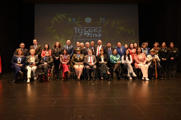 Los Ríos celebra 19 años reconociendo a quienes impulsan su desarrollo