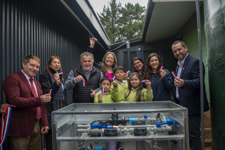 Escuela Rural Huillinco recibe sistema de agua potable para evitar suspensión de clases