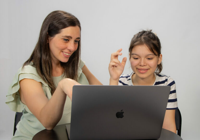 “Cachai Online”: plataforma chilena busca mejorar el rendimiento escolar y preparar la PAES