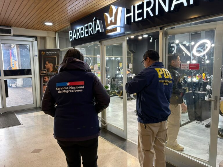 Operativo de control migratorio deja tres extranjeros denunciados en Valdivia