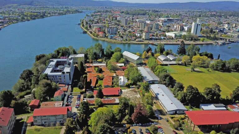 UACh se ubica entre las 10 mejores universidades de Chile y en el top 50 de Latinoamérica