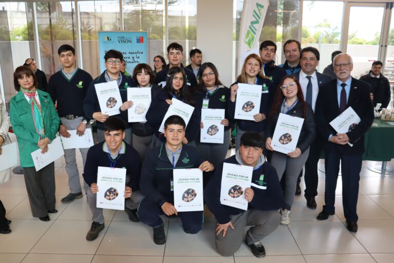 Estudiantes técnico-profesionales lideran primer Congreso Agropecuario de la región